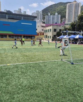 2025년 5월 25일(일), 부경고등학교 운동장에서 2025 부산 서구 i-League 3라운드가 개최되었습니다이번 라운드는 U8, U10, U12 부문으로 나뉘어 오전 11시부터 오후 3시까지 진행되었으며참가한 어린 선수들은 뜨거운 열정과 패기로 멋진 경기를 펼쳤습니다선수들은 서로를 존중하며 즐겁고 안전한 경기 문화를 보여주었고학부모들의 응원 속에 모두가 함께 즐기는 축제의 장이 되었습니다i-League는 앞으로도 초등 축구의 발전과 유소년 스포츠 활성화를 위해 꾸준히 이어질 예정입니다 